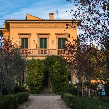 Dimora Salviati Bed & Breakfast 4*
