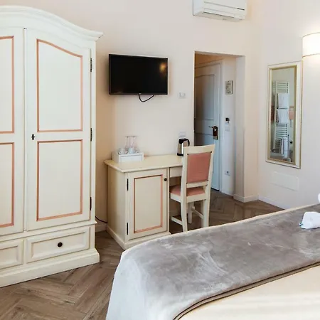 Dimora Salviati 3* Florenz